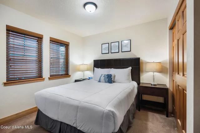 $625,000 | 228 Pomrankey Lane, Dover, ID 83825