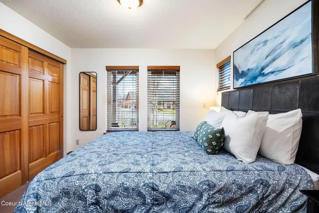 $625,000 | 228 Pomrankey Lane, Dover, ID 83825