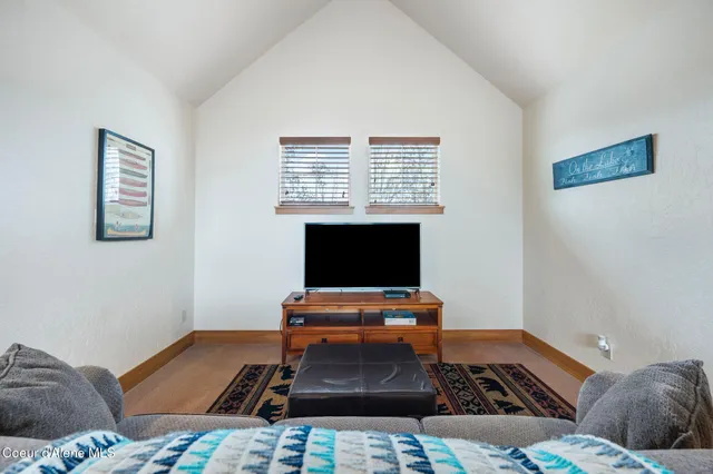 $625,000 | 228 Pomrankey Lane, Dover, ID 83825