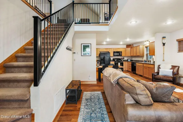 $625,000 | 228 Pomrankey Lane, Dover, ID 83825