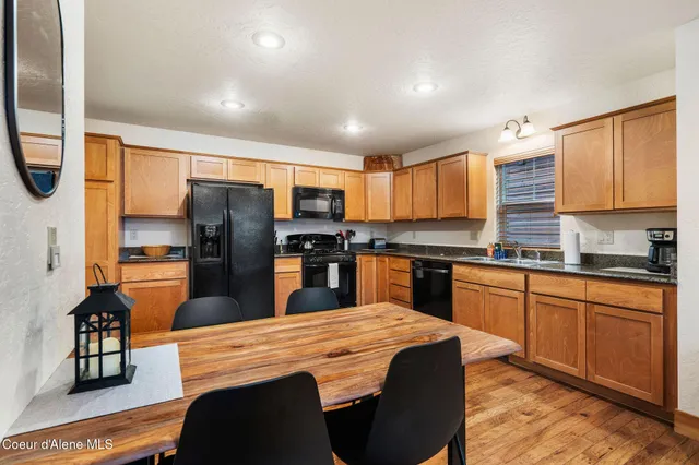 $625,000 | 228 Pomrankey Lane, Dover, ID 83825