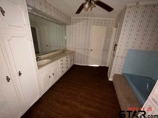 1092 An County Road Frankston, TX 75763 - Photo 16 of 16 a bathroom with a sink and a mirror