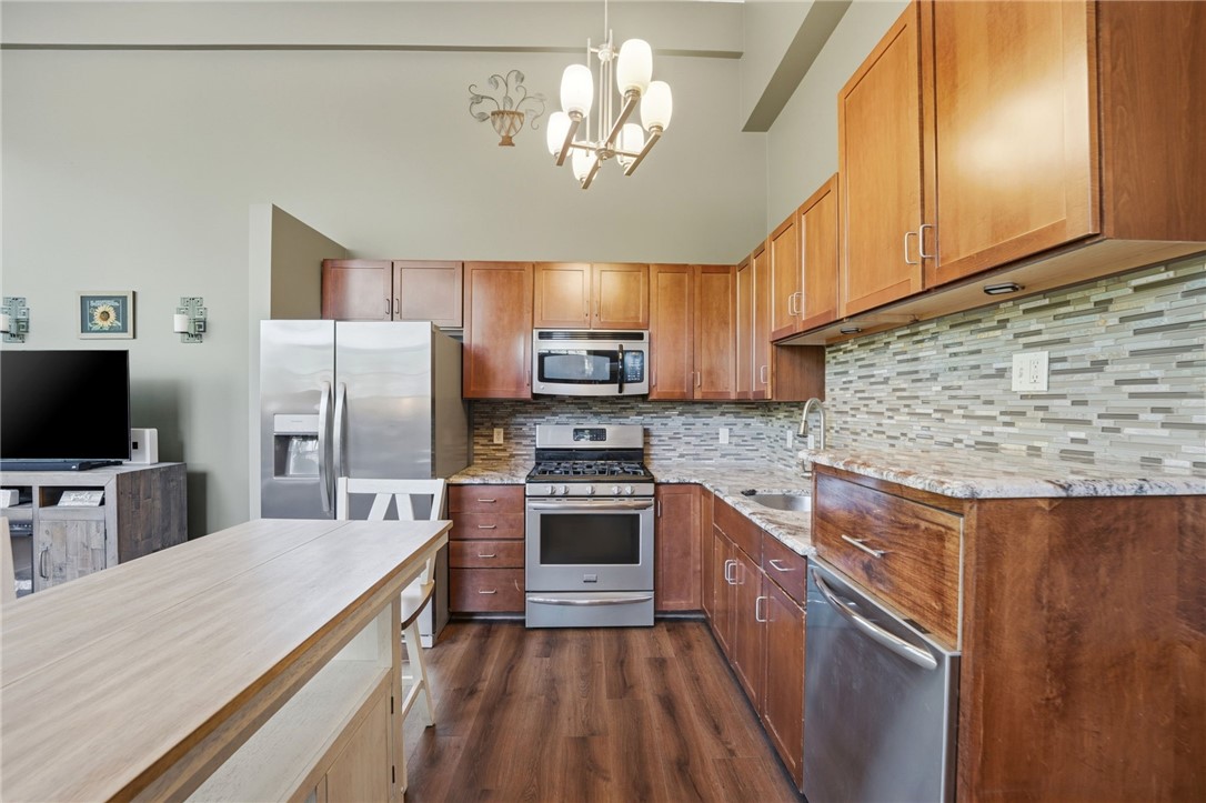 180 Allen Street, Unit 101 Woonsocket, RI 02895 - Photo 7 of 40 Granite countertops