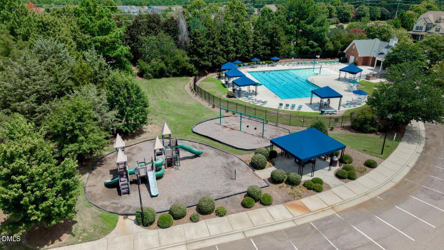 520 Foxdale Ridge Drive Cary, NC 27519 - Photo 63 of 68 520 Foxdale Ridge Dr Cary NC-large-095-1