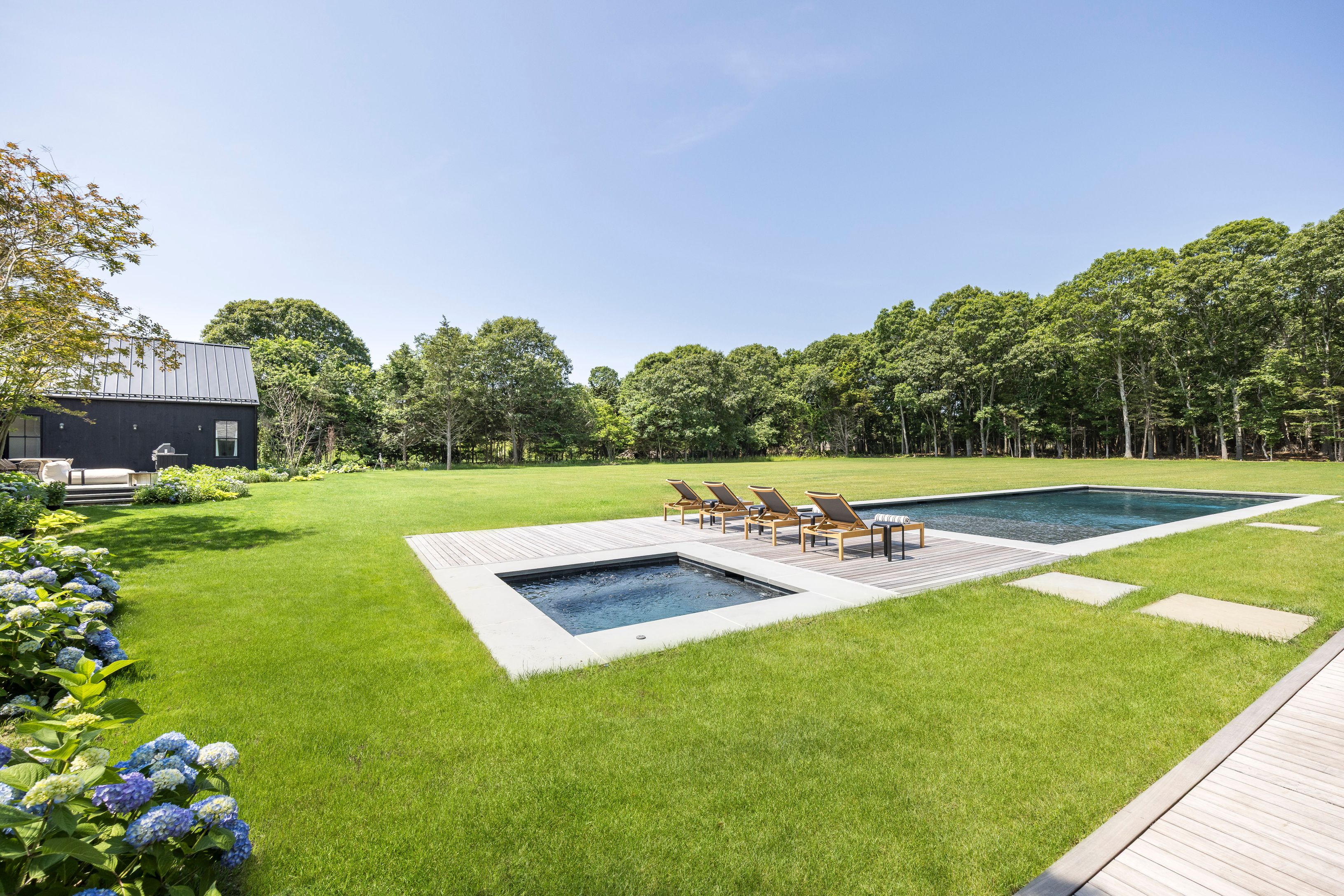 755 Springs Fireplace Road East Hampton, NY 11937 - Photo 11 of 38