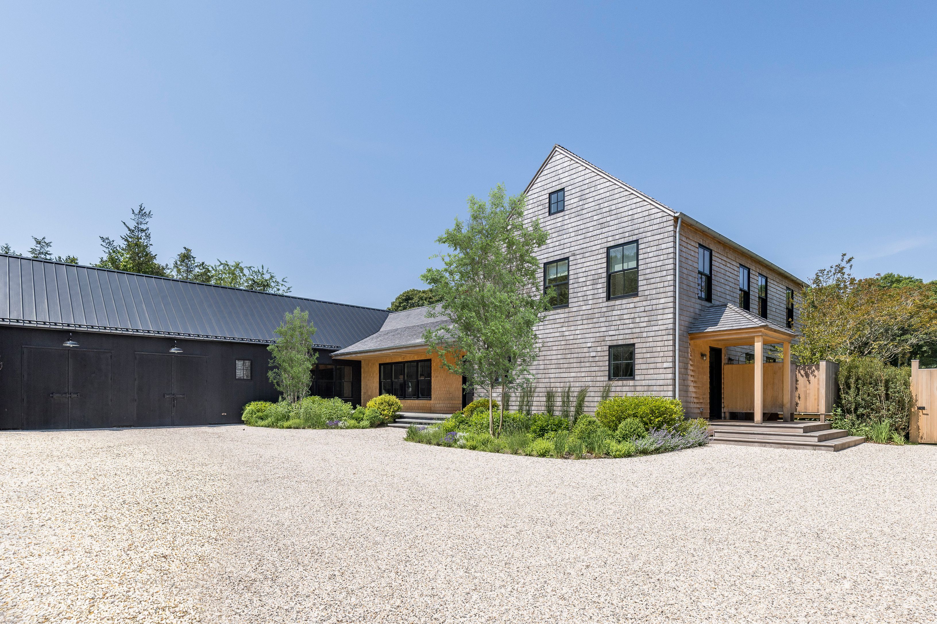 755 Springs Fireplace Road East Hampton, NY 11937 - Photo 2 of 38
