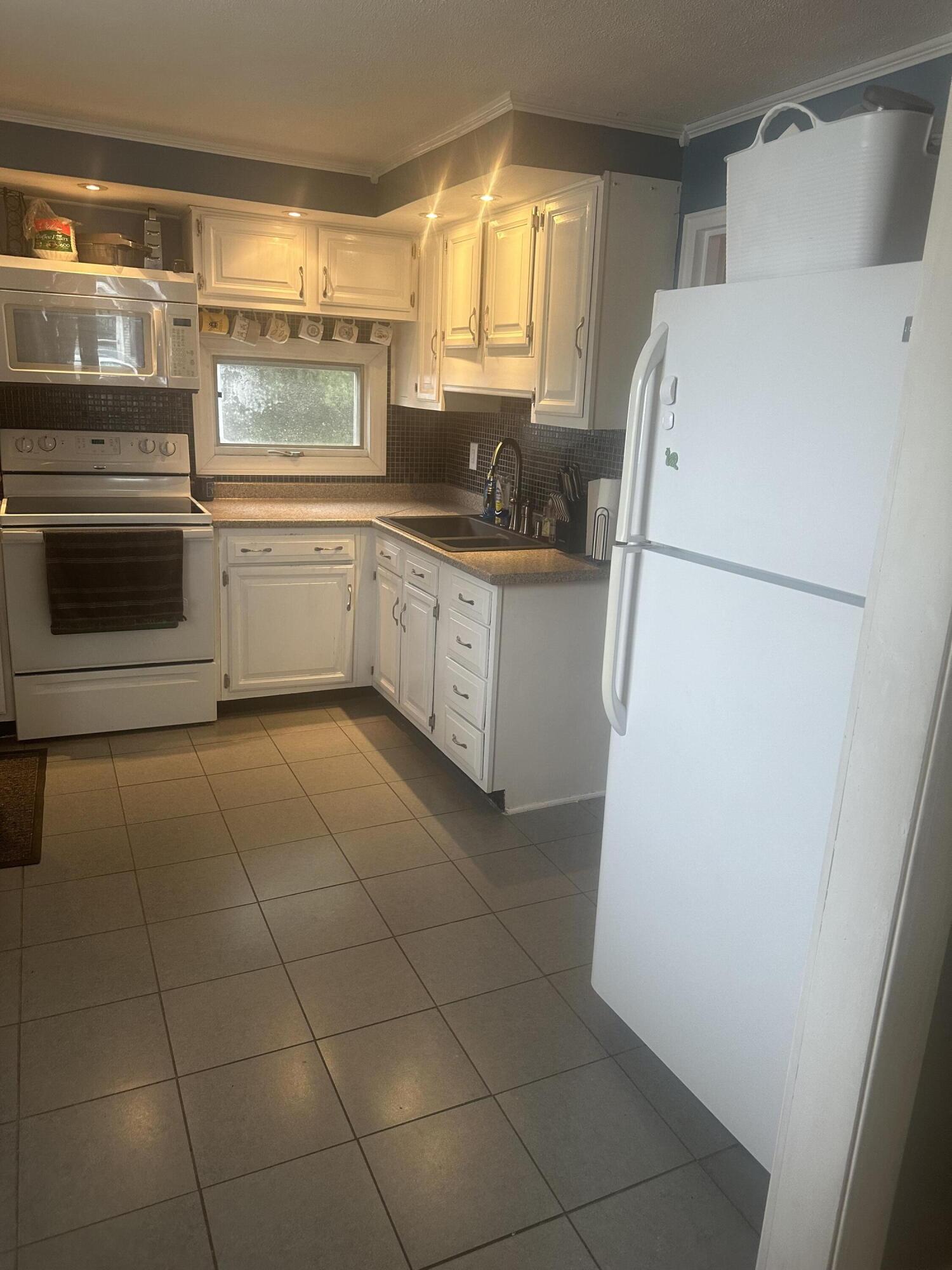 151 Thornton Road Bangor, ME 04401 - Photo 8 of 21 IMG_3683
