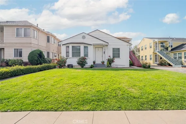 $2,700 | 676 West Glenoaks Boulevard, Unit C, Glendale, CA 91202