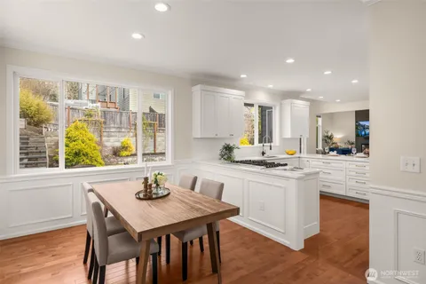 $1,950,000 | 22702 Southeast 49th Place, Issaquah, WA 98029