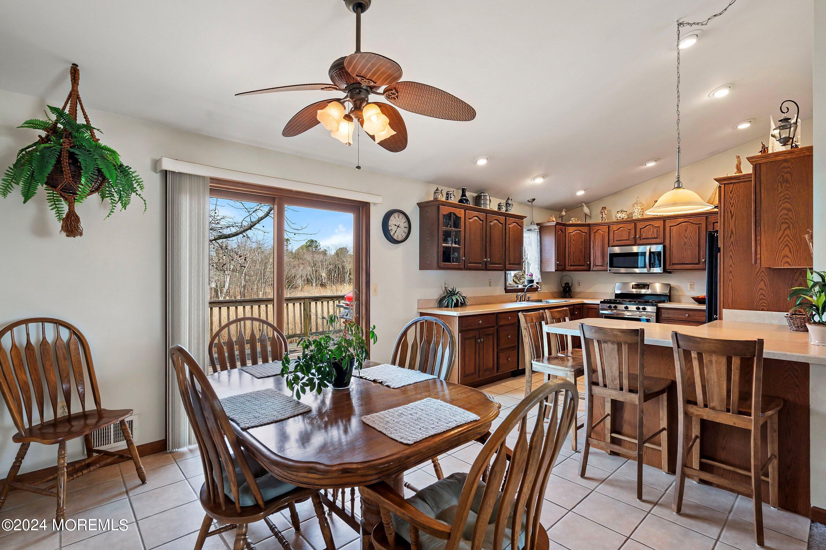 110 Marine Road Waretown, NJ 08758 - Photo 17 of 38 17-Dining