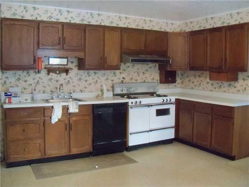 331 School Street McKees Rocks, PA 15136 - Photo 8 of 18 Kitchen. Tons of Counter & Cabinet Space