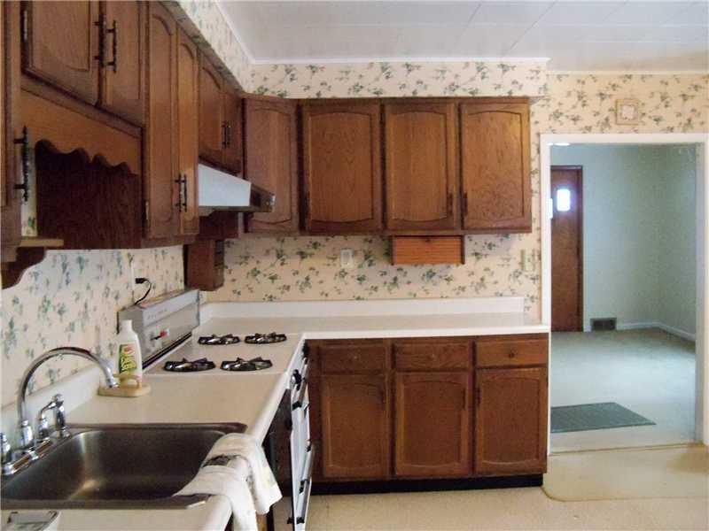 331 School Street McKees Rocks, PA 15136 - Photo 9 of 18 Kitchen.