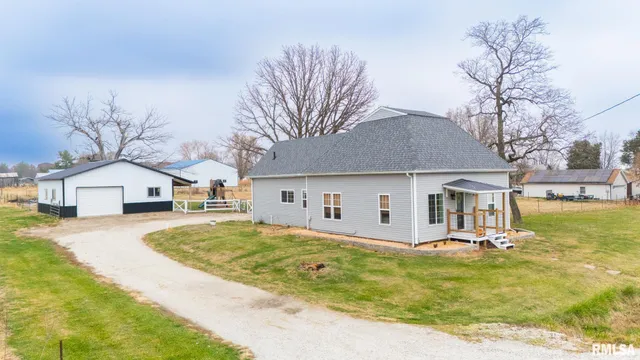 $169,900 | 15409 Glasford Canton Road, Glasford, IL 61533