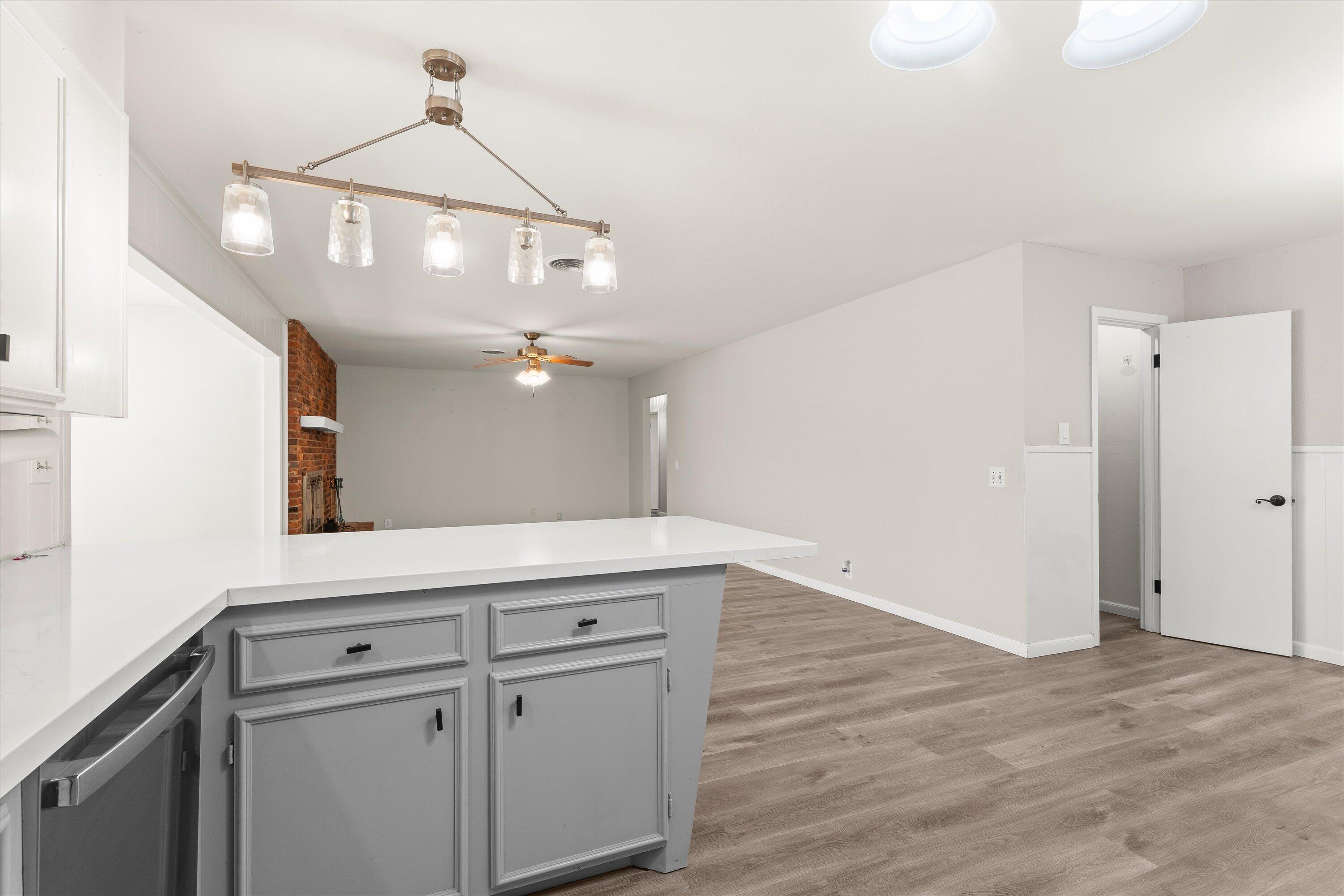 2114 70th Street Lubbock, TX 79412 - Photo 8 of 33 12-2114 70th St