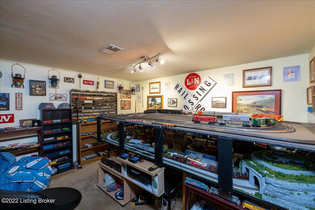 104 Blue Fields Road Louisville, KY 40223 - Photo 27 of 37 24-FullRes-25