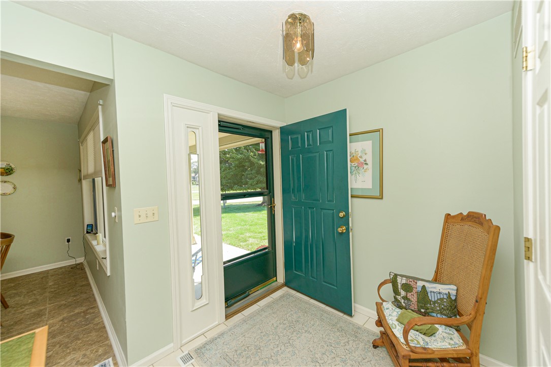 83 Bev Circle Clarkson, NY 14420 - Photo 4 of 35