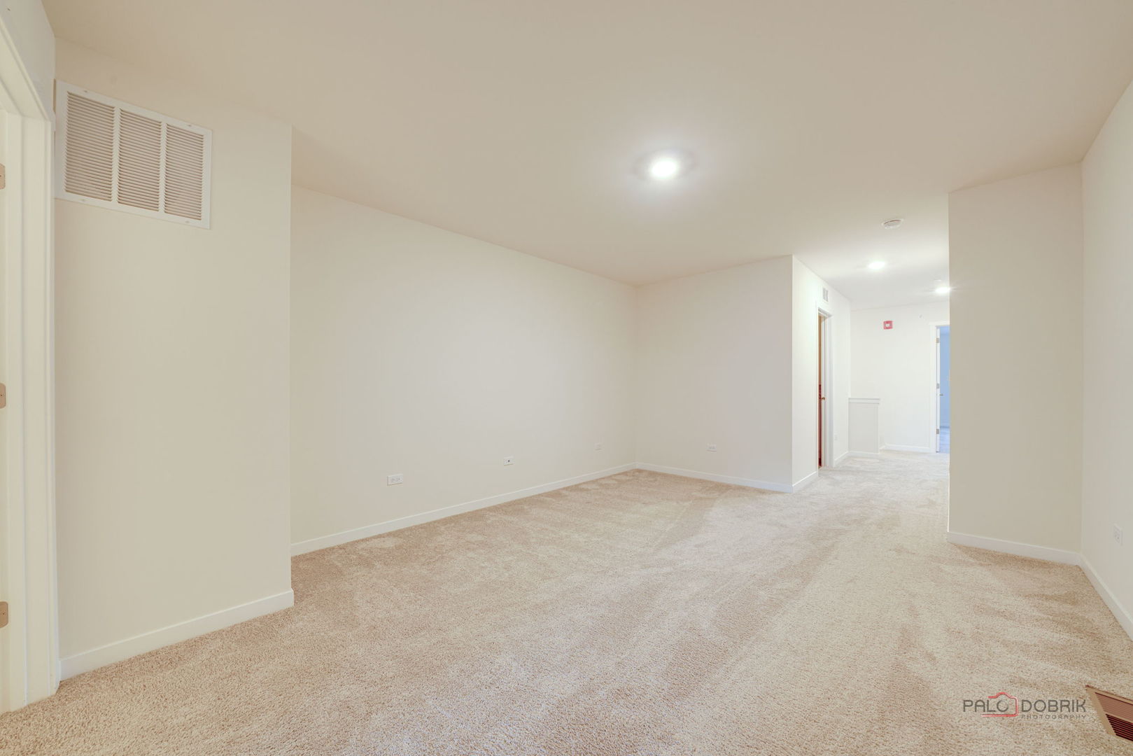 356 Hoffmann Drive Buffalo Grove, IL 60089 - Photo 27 of 35 a view of an empty room