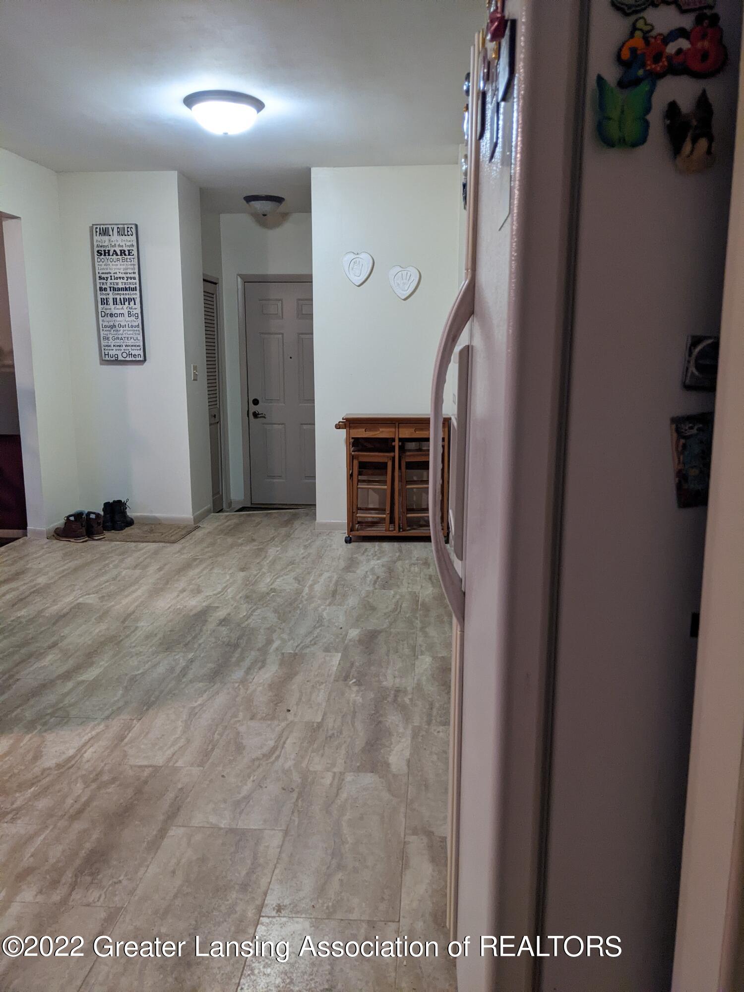 2911 Cumberland Road Lansing, MI 48906 - Photo 6 of 24 PXL_20220331_224945954