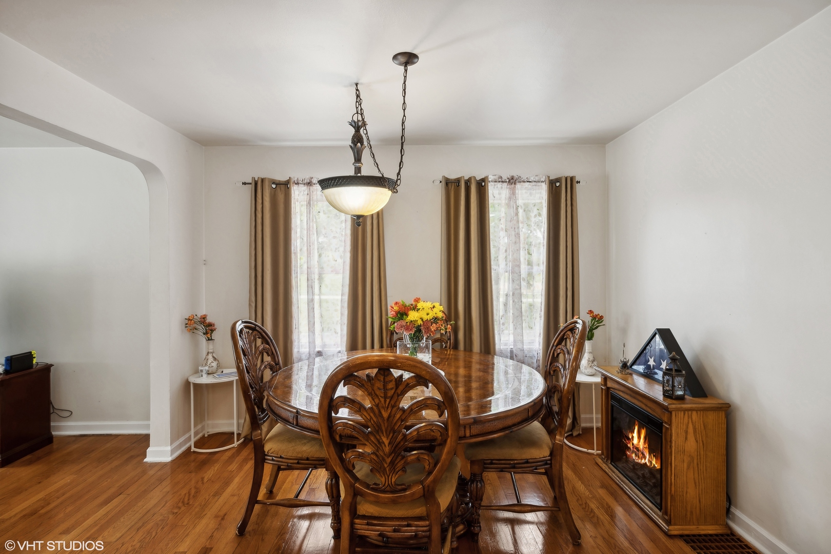 2876 West 84th Street Chicago, IL 60652 - Photo 3 of 16 a view of a dining room with furniture window and wooden floor