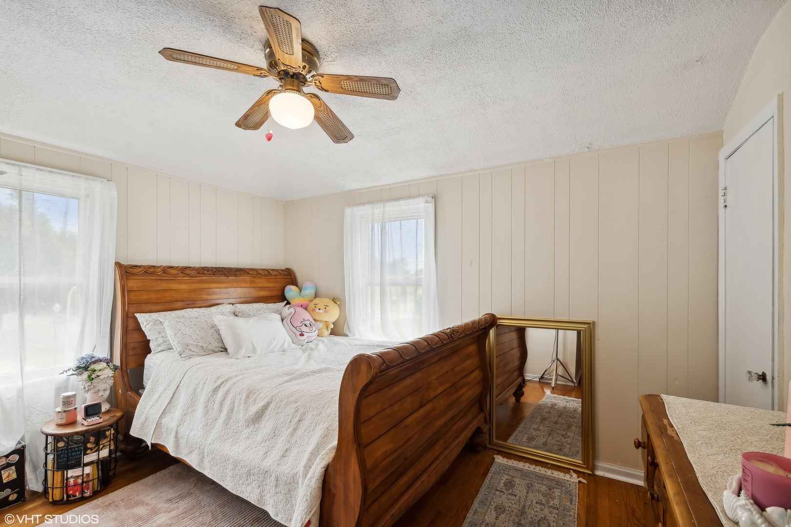 2876 West 84th Street Chicago, IL 60652 - Photo 7 of 16 a bedroom with a bed and window