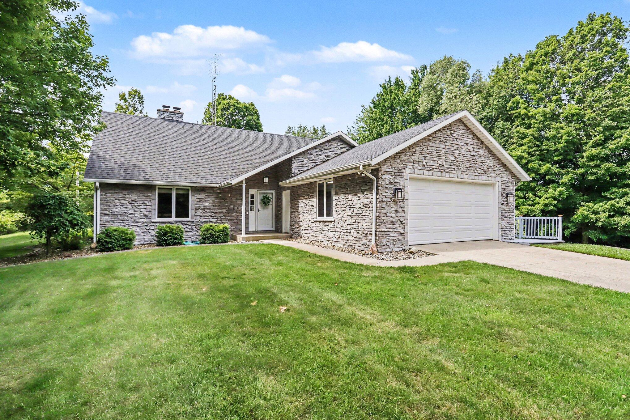 61214 Highway 131 Three Rivers, MI 49093 - Photo 1 of 33 002_file_1465