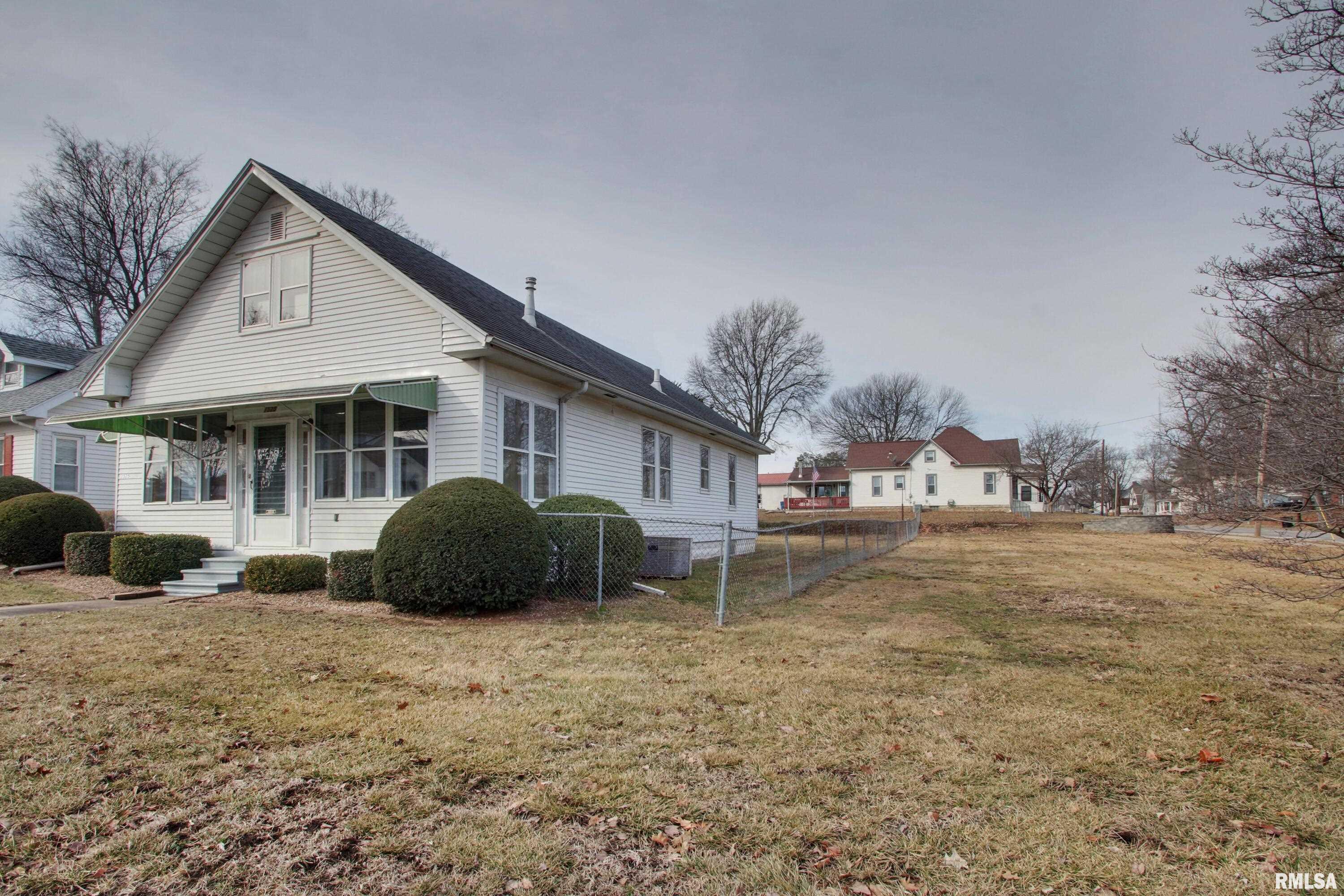 1525 North 7th Street Quincy, IL 62301 - Photo 2 of 23