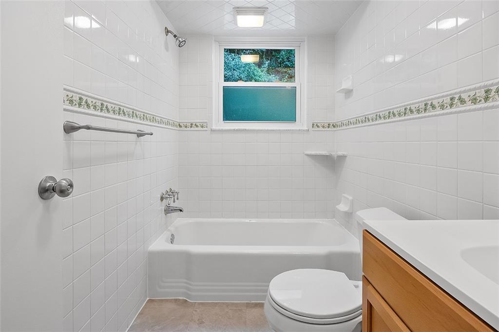 129 Buckhill Road Pittsburgh, PA 15237 - Photo 14 of 25 Gallery Image 14