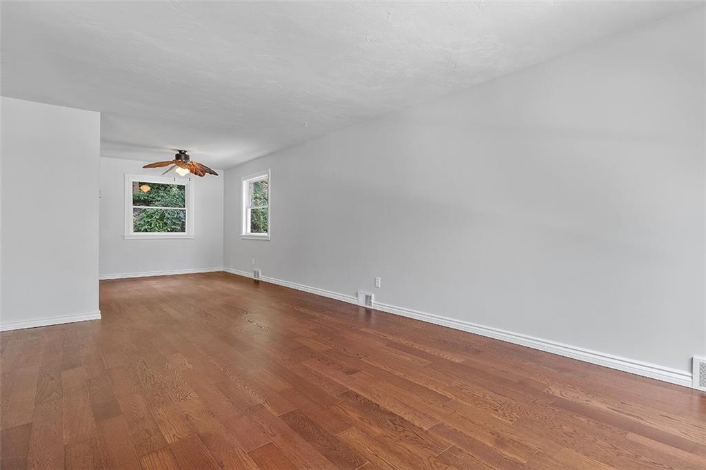 129 Buckhill Road Pittsburgh, PA 15237 - Photo 4 of 25 Gallery Image 4