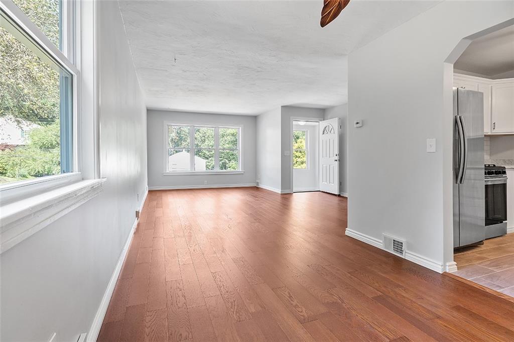 129 Buckhill Road Pittsburgh, PA 15237 - Photo 7 of 25 Gallery Image 7