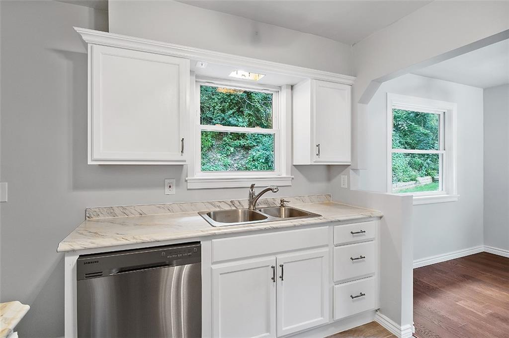 129 Buckhill Road Pittsburgh, PA 15237 - Photo 9 of 25 Gallery Image 9