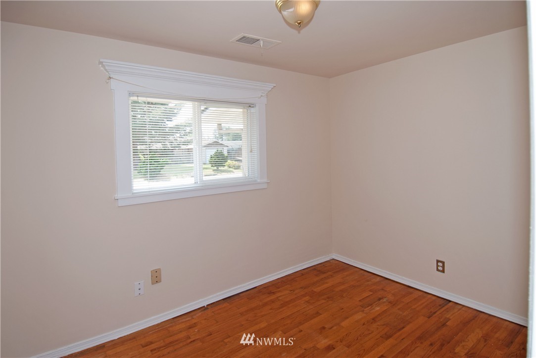 11838 Southeast 170th Place Renton, WA 98058 - Photo 8 of 15 Gallery Image 8