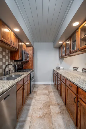 $345,000 | 4070 Prairie Lane, Bettendorf, IA 52722