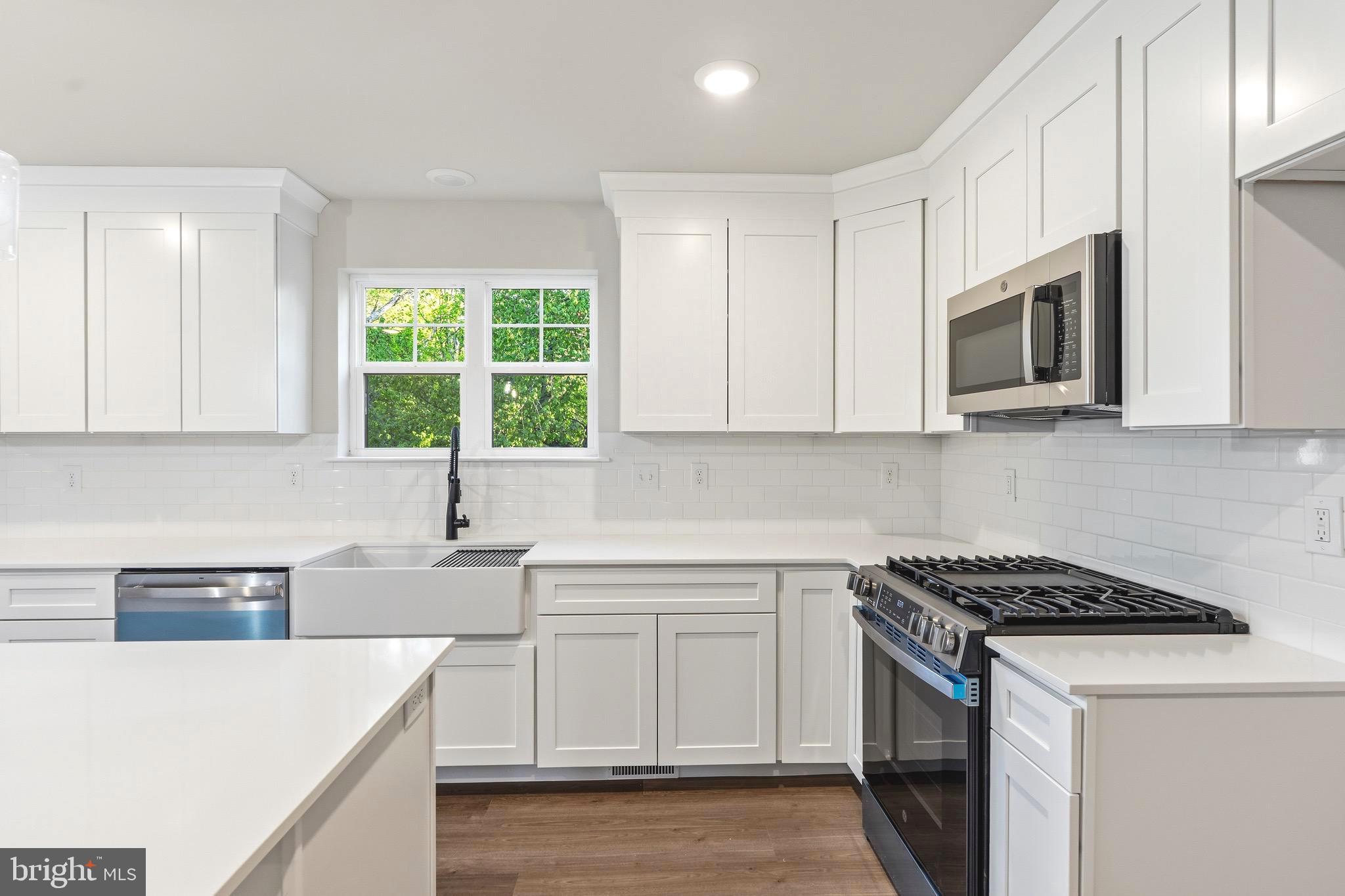 212 Lotus Avenue Voorhees, NJ 08043 - Photo 10 of 39