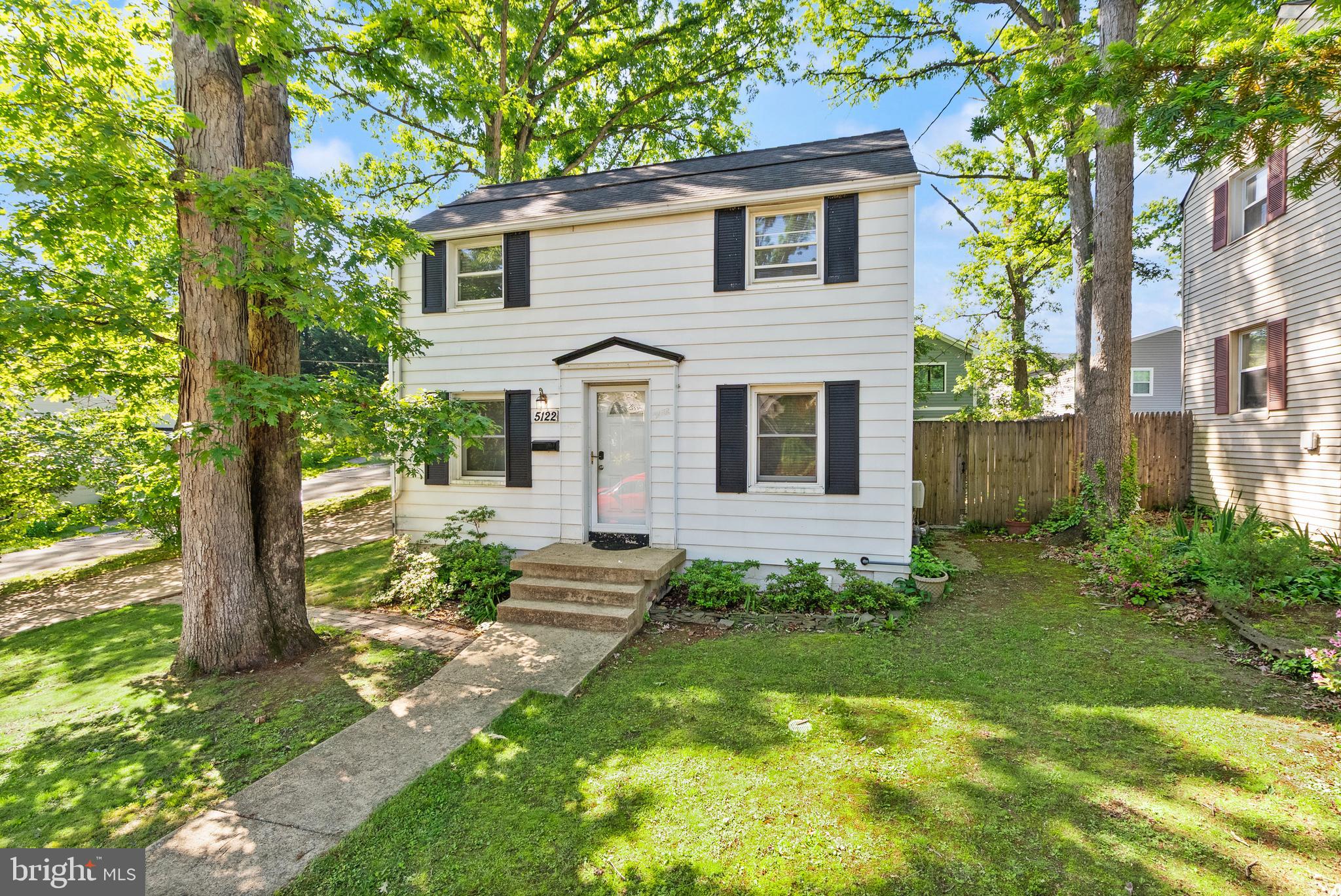 5122 11th Road South Arlington, VA 22204 - Photo 3 of 35 lawn