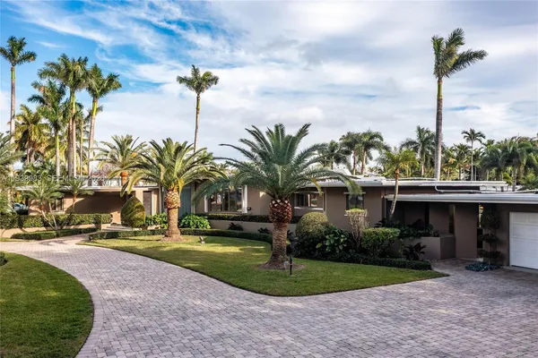$22,500 | 950 South South Lake Drive, Unit 950, Hollywood, FL 33019