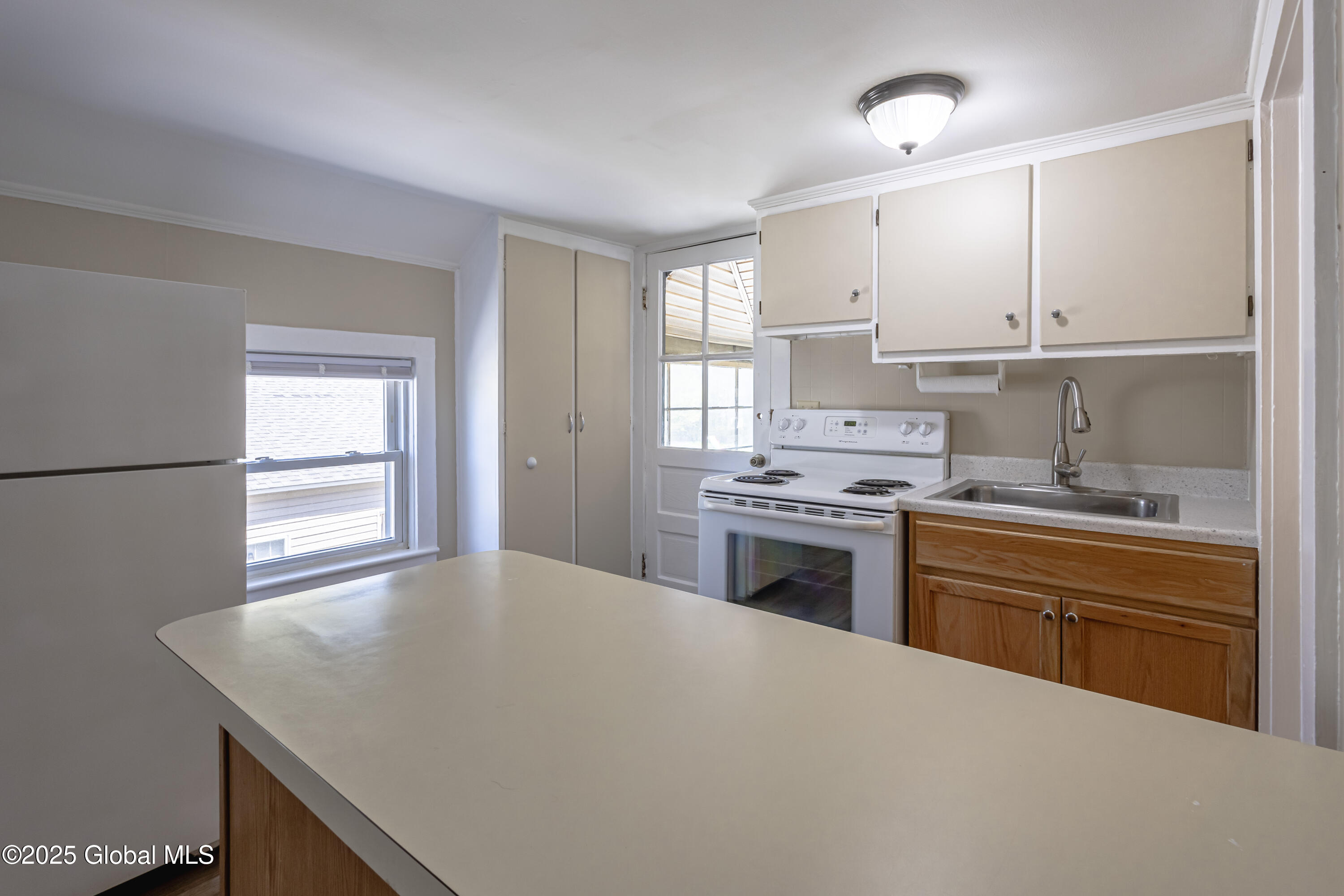 182 Kingsley Road, Unit 2B Ballston, NY 12027 - Photo 5 of 14 0D2A2661-HDR
