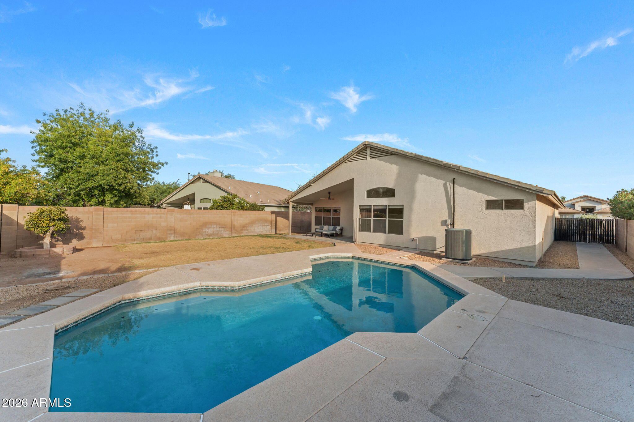 2132 East Smoke Tree Road Gilbert, AZ 85296 - Photo 31 of 32 40_pool-spa