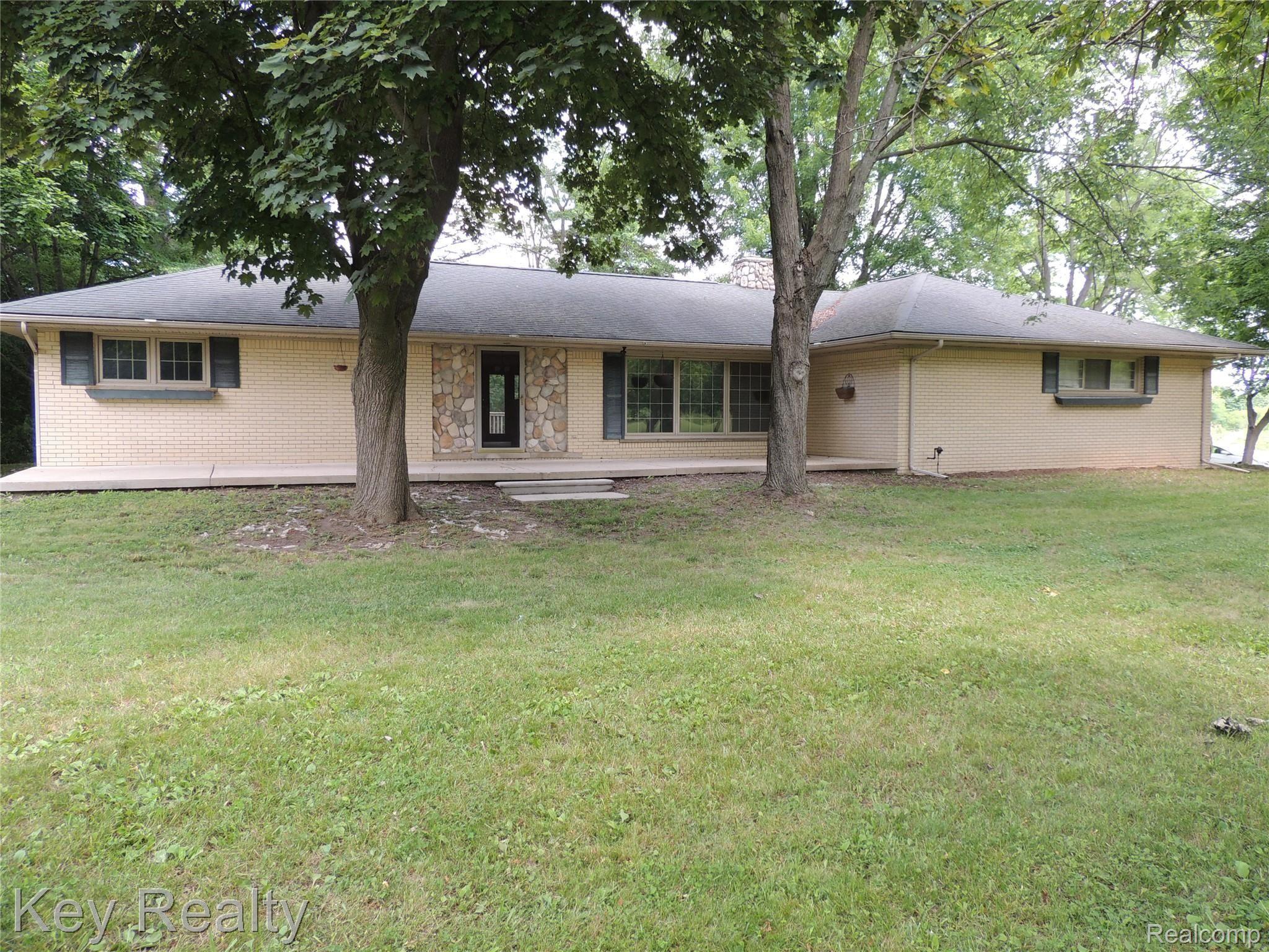 7875 Tower Road Northville, MI 48168 - Photo 1 of 23 DSCN9646.JPG