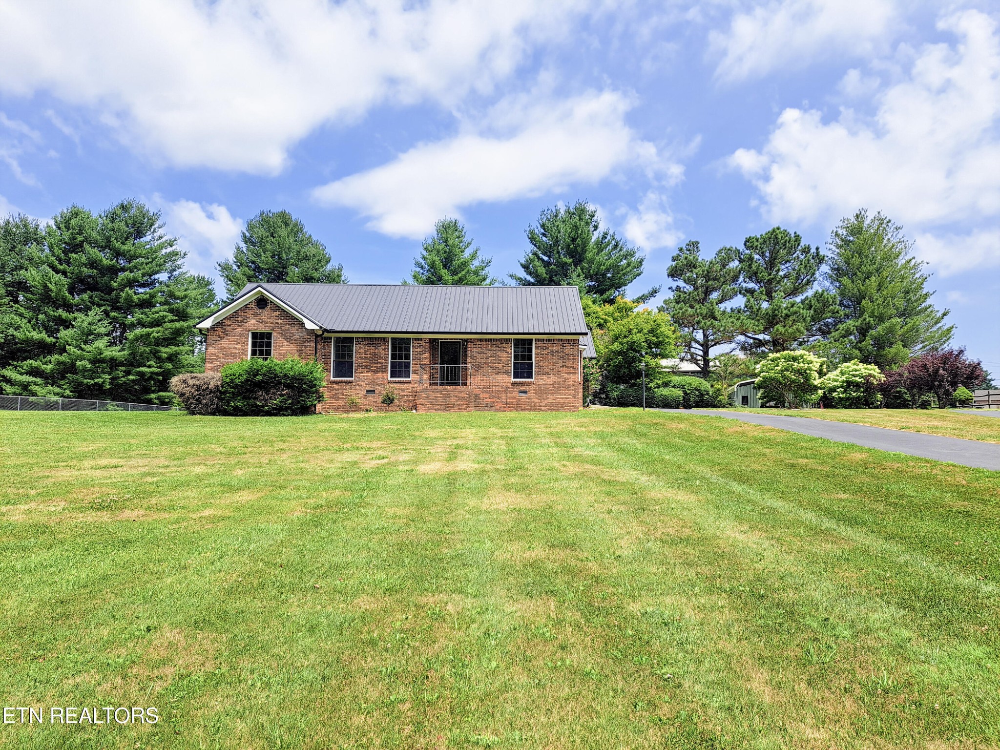 3345 Pomona Road Crossville, TN 38571 - Photo 3 of 54 Gallery Image 3