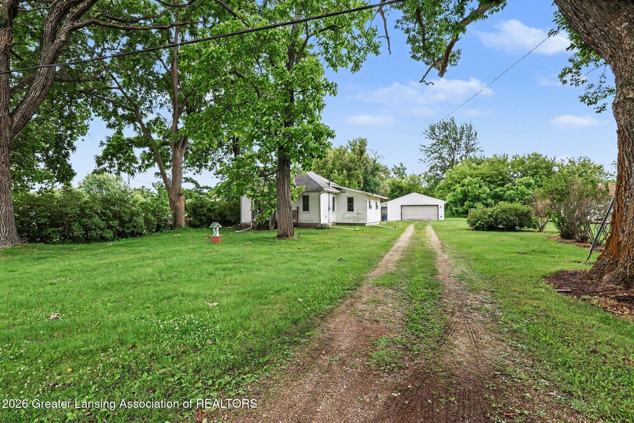 5645 Rossman Road Onondaga, MI 49264 - Photo 20 of 32 Driveway