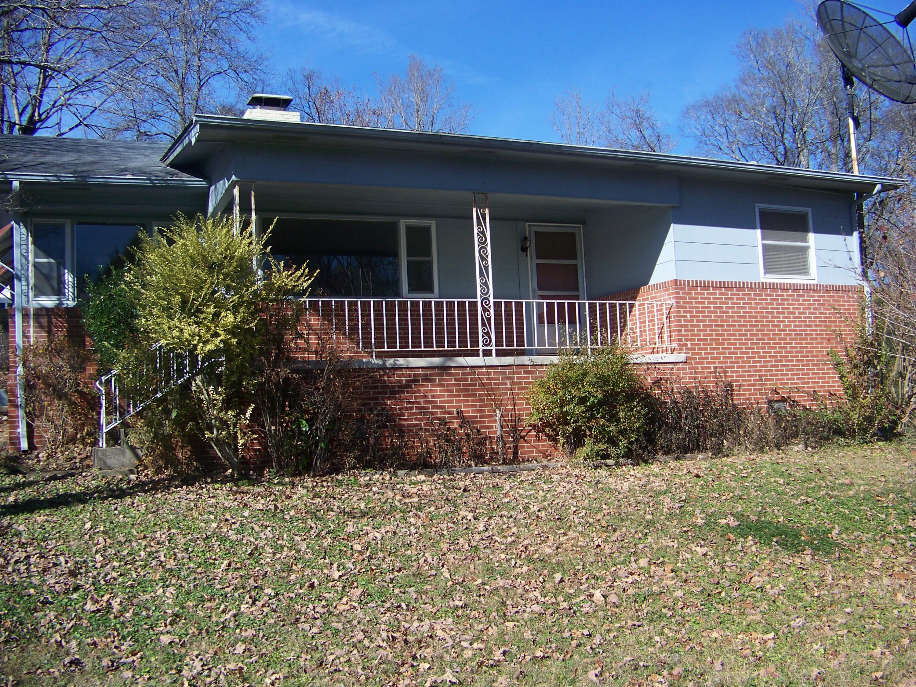106 Tabor Road Oak Ridge, TN 37830 - Photo 2 of 17 318