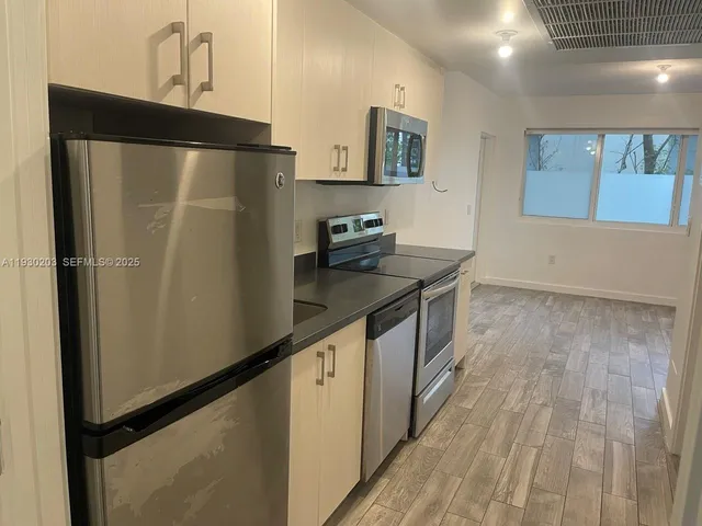 $1,775 | 1035 Euclid Avenue, Unit 15, Miami Beach, FL 33139