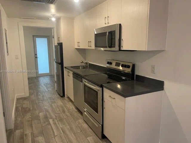 $1,775 | 1035 Euclid Avenue, Unit 15, Miami Beach, FL 33139