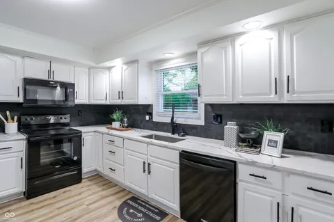 $498,000 | 512 Lexington Boulevard, Carmel, IN 46032