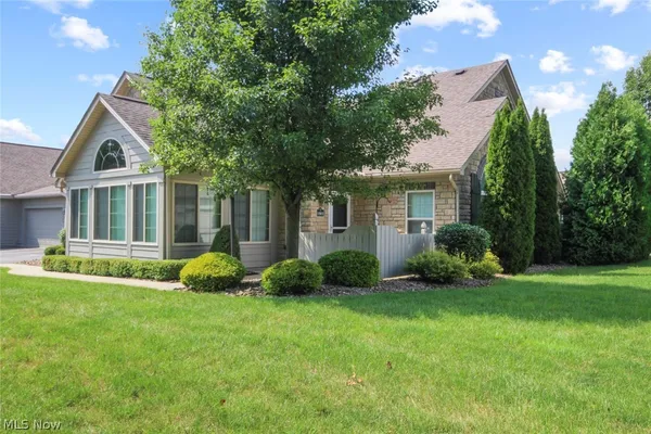 $359,900 | 9264 Sharrott Road, Unit 1502, Youngstown, OH 44514