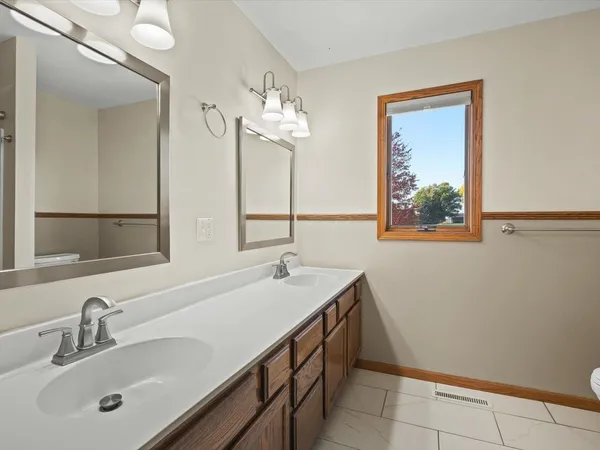 $489,000 | 3028 South Golf Road, Stockton, IL 61085