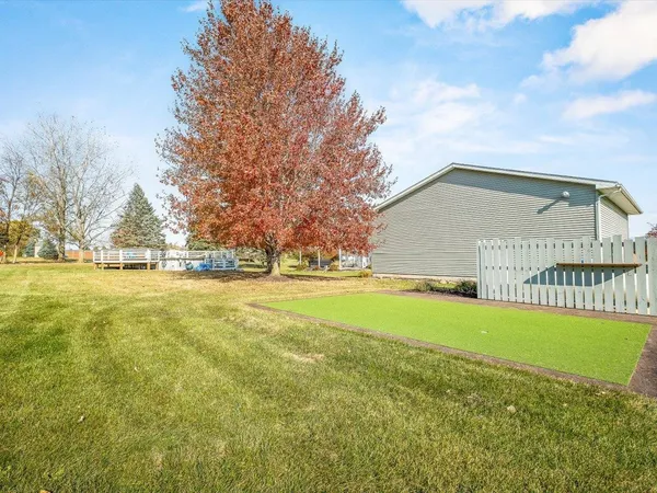 $489,000 | 3028 South Golf Road, Stockton, IL 61085