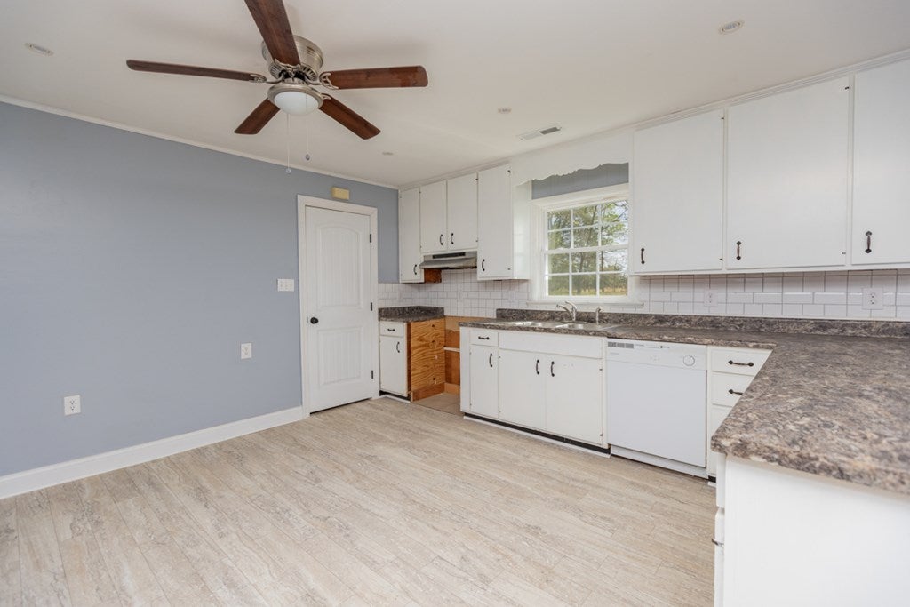 17 Hightower Road Green Bay, VA 23942 - Photo 3 of 18 Gallery Image 3