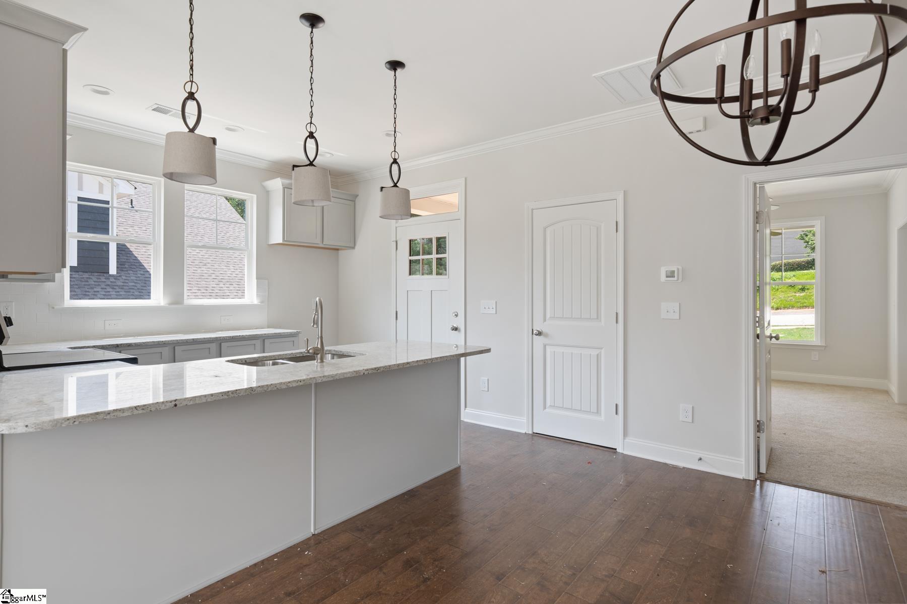 542 Twin Lake Road Greenville, SC 29609 - Photo 11 of 21 Gallery Image 11