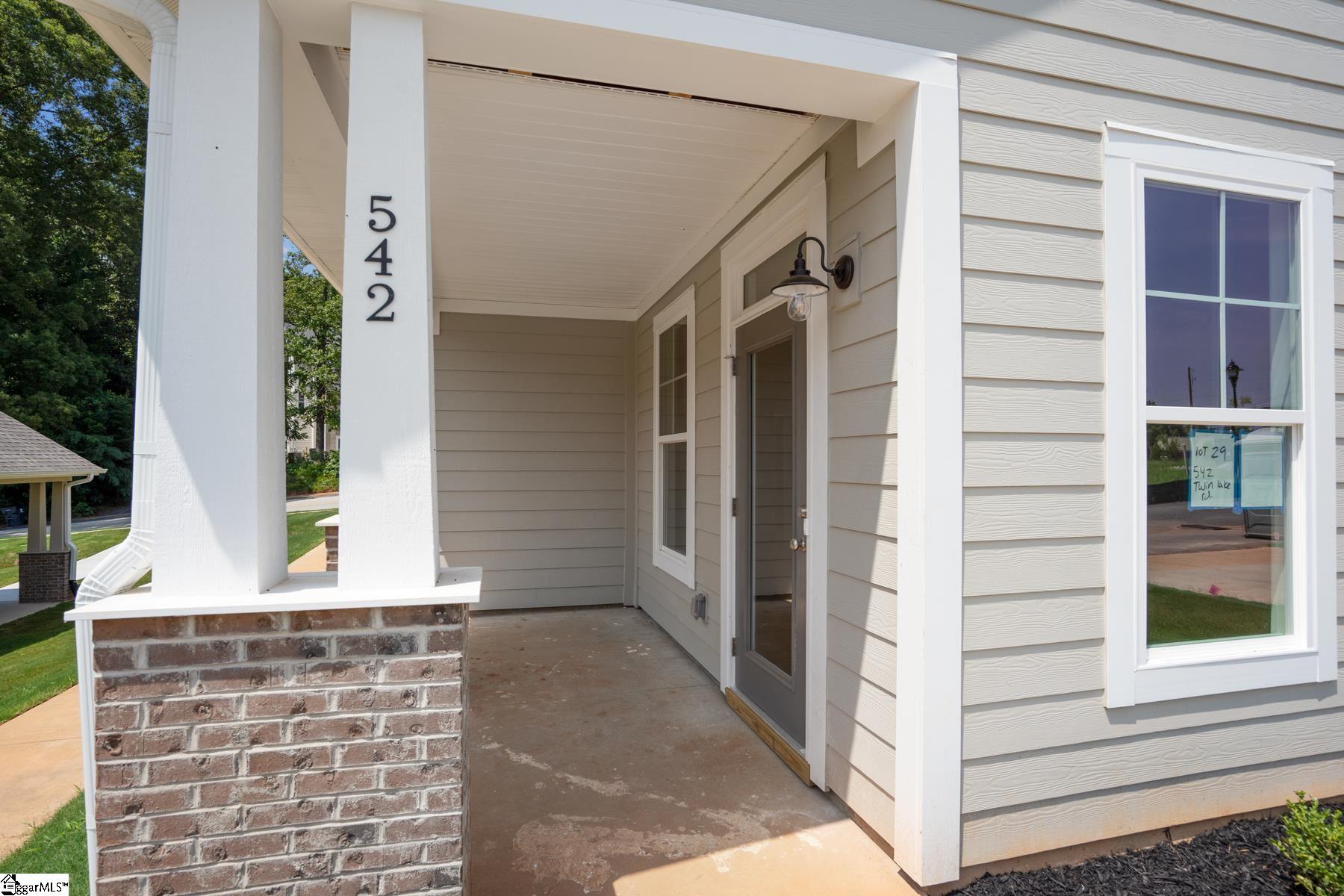 542 Twin Lake Road Greenville, SC 29609 - Photo 3 of 21 Gallery Image 3